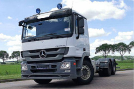 mousses, housses, selleries, soufflets, plages arrières, panneaux de porte, pour les véhicules de la marque Actros