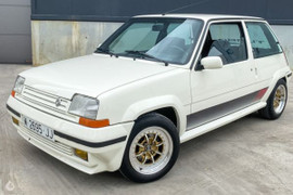mousses, housses, selleries, soufflets, plages arrières, panneaux de porte, pour les véhicules de la marque Super 5 GT Turbo