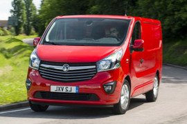 mousses, housses, selleries, soufflets, plages arrières, panneaux de porte, pour les véhicules de la marque Vivaro B ≥ 2011